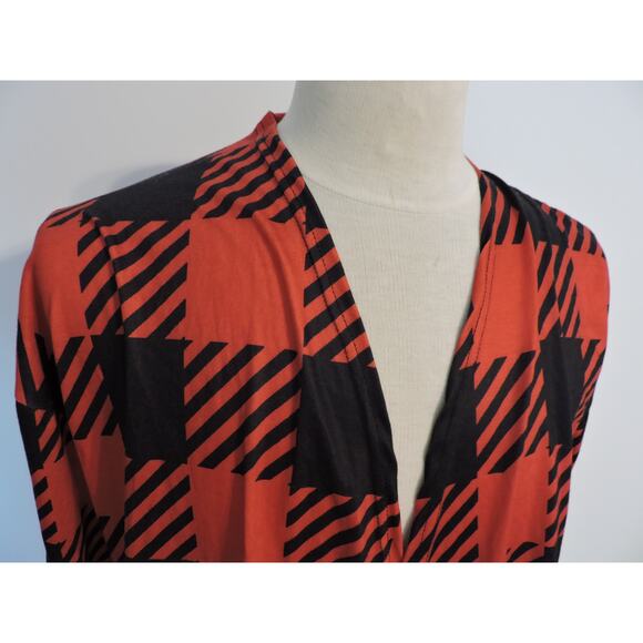 Lightweight Cardigan Red and Black Checked Pattern size 3XL - Picture 3 of 5